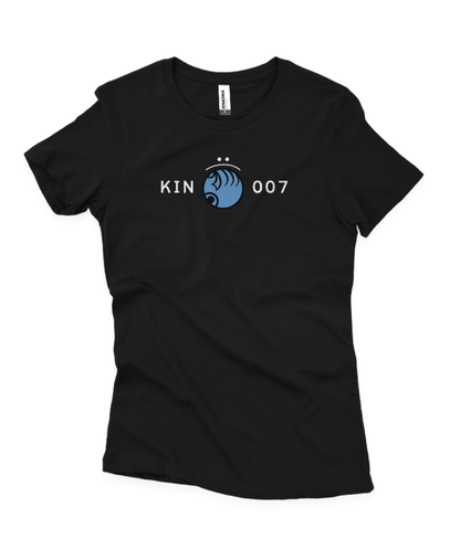 Mockup Camisa Preta - Camisa Feminina Kin 007 - Mão Ressonante Azul - Kin 07 - Kin 7