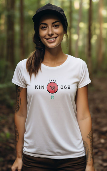 Camisa Feminina Branca Kin 069 - Lua Autoexistente Vermelha - Kin 69