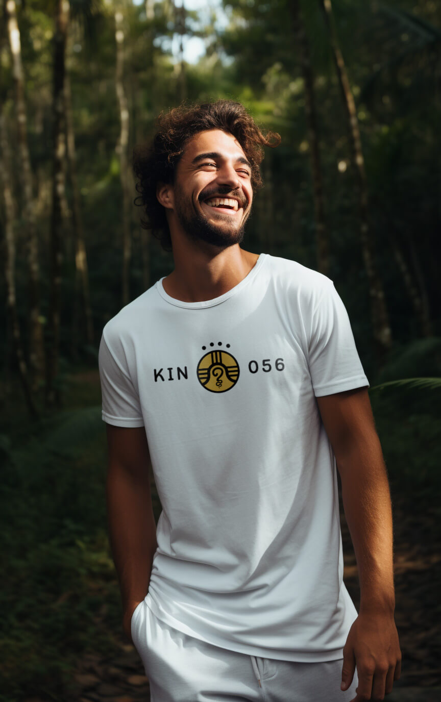 Camiseta Branca Kin 056 - Guerreiro Autoexistente Amarelo - kin 56