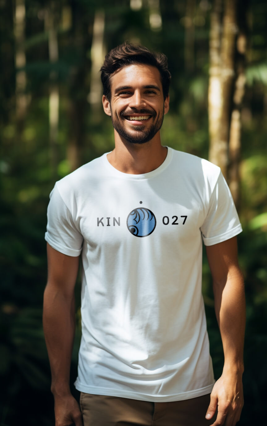 Camiseta Branca Kin 027 - Mão Magnética Azul