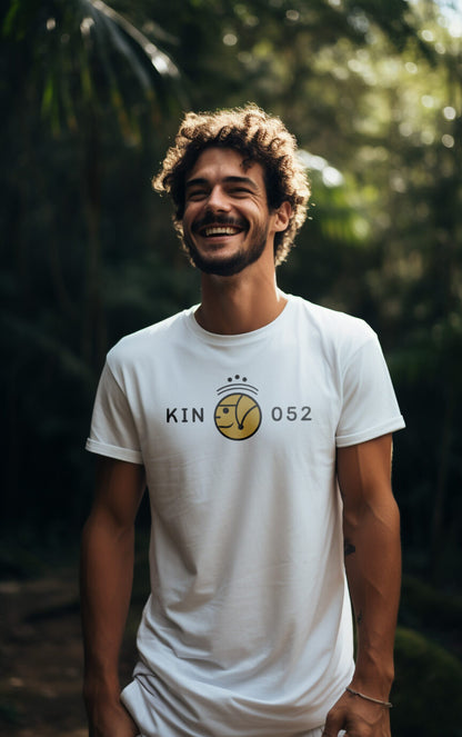 Camiseta Branca Kin 052 - Humano Cósmico Amarelo