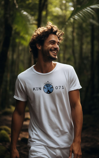 Camiseta Branca Kin 071 - Macaco Rítmico Azul 