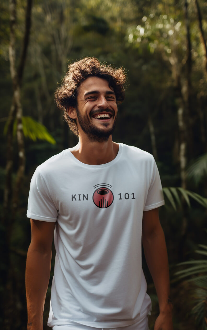 Camiseta Branca Kin 101 - Dragão Planetário Vermelho