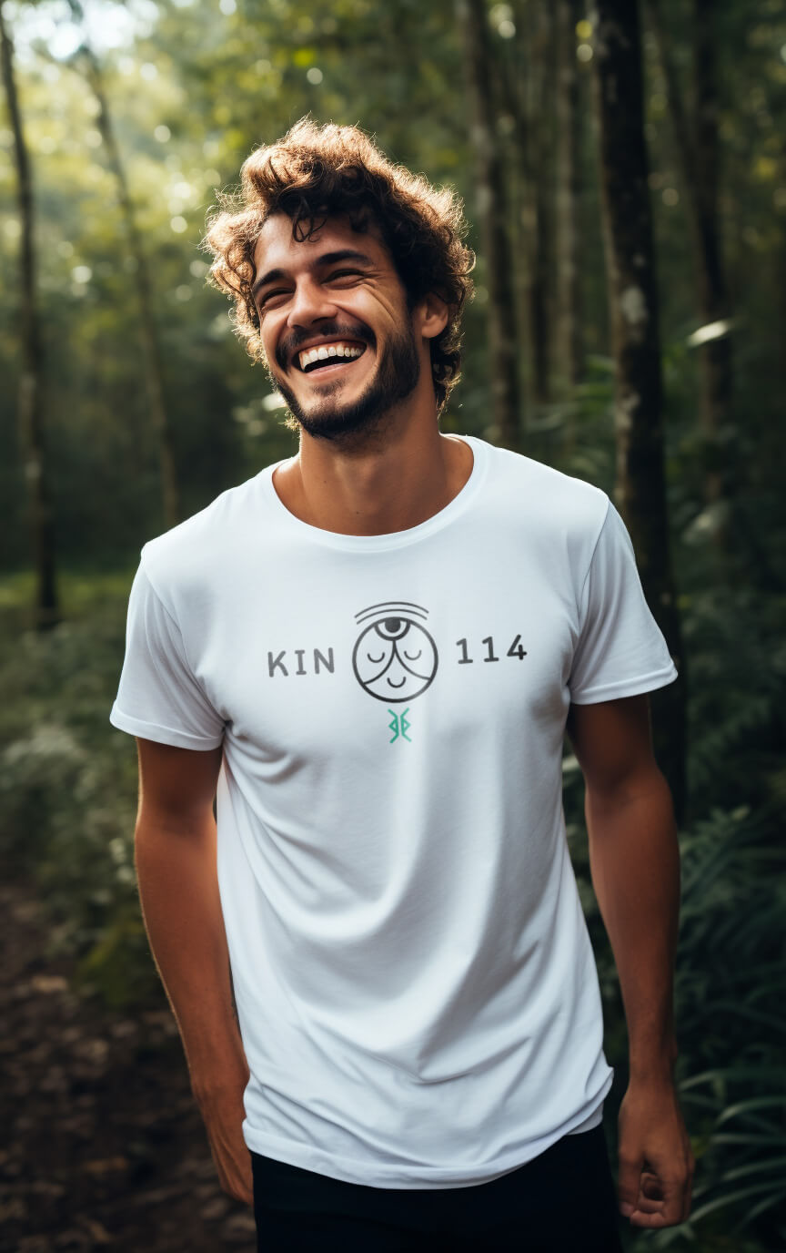 Camiseta Branca Kin 114 - Mago Planetário Branco