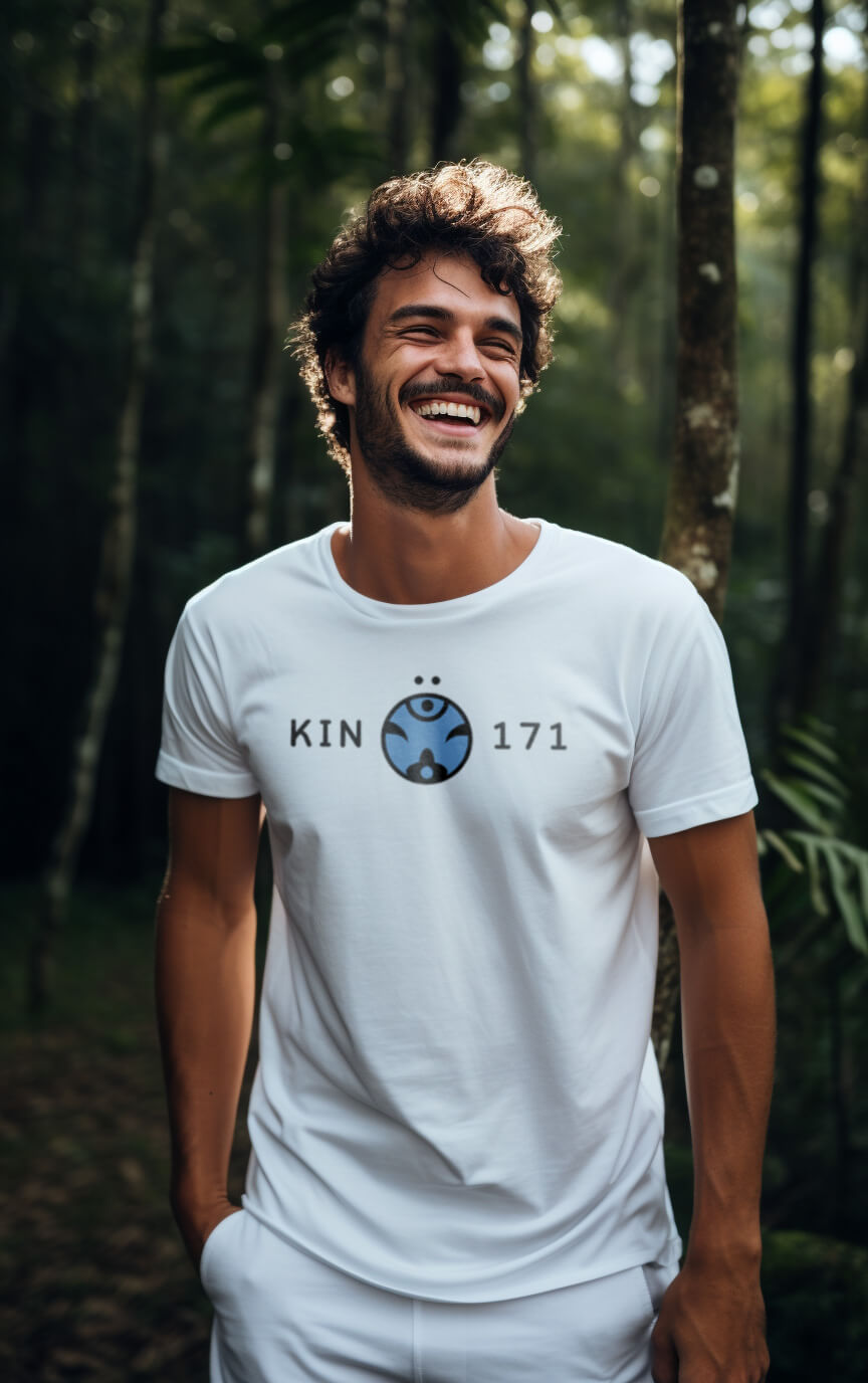 Camiseta Branca Kin 171 - Macaco Lunar Azul