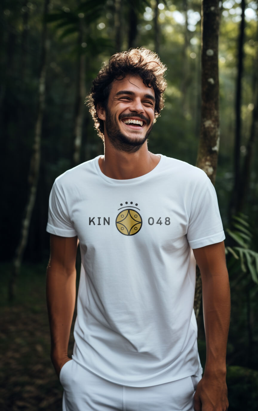 Camiseta Branca Kin 048 - Estrela Solar Amarela