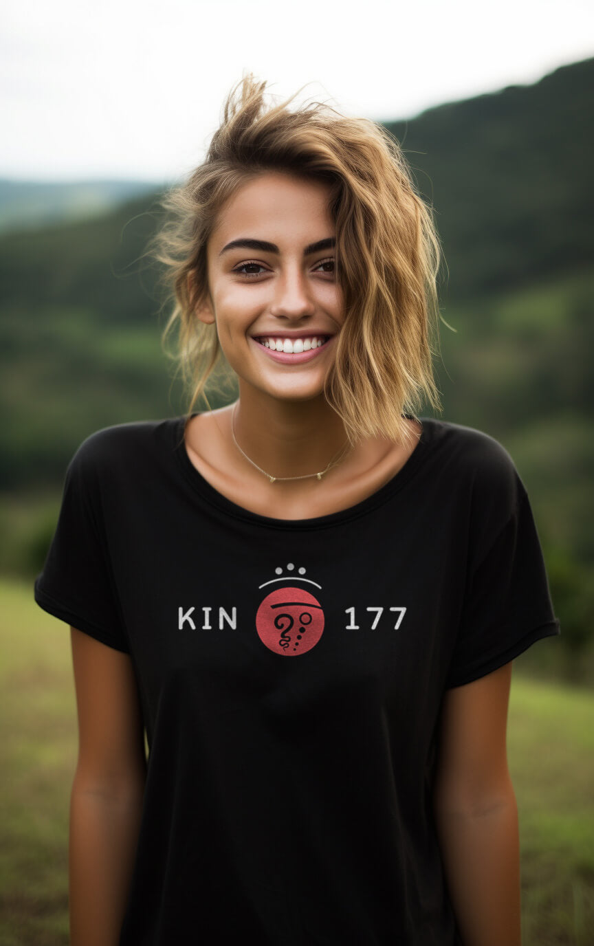 Baby Look Feminina Preta Kin 177 - Terra Galáctica Vermelha