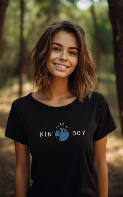 Modelo Humano Camisa Preta - Camisa Feminina Kin 007 - Mão Ressonante Azul - Kin 07 - Kin 7