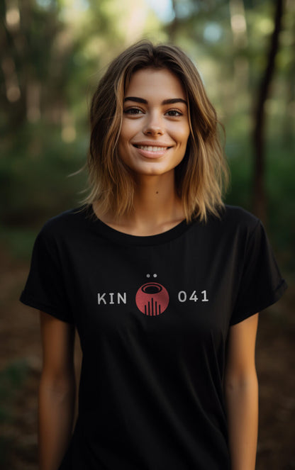 Modelo Humano Camisa Preta - Camisa Feminina Kin 041 - Dragão Lunar Vermelho - Kin 41