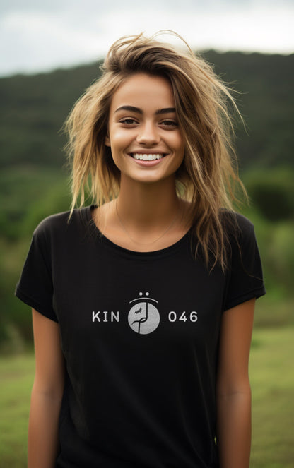 Camisa Feminina Preta Kin 046 - Enlaçador de Mundos Ressonante - Kin 46