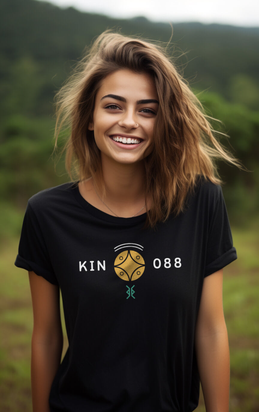 Camisa Feminina Preta Kin 088 - Estrela Planetária Amarela - Kin 88