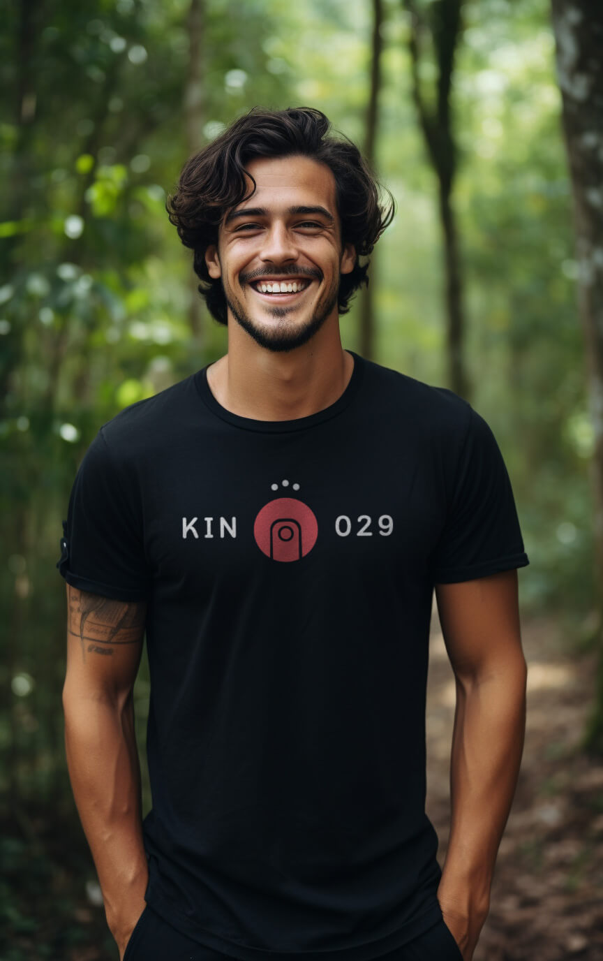 Camiseta Preta Kin 029 - Lua Elétrica Vermelha - Kin 29