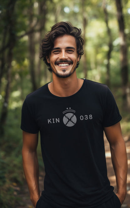 Camiseta Preta Kin 038 - Espelho Cristal Branco