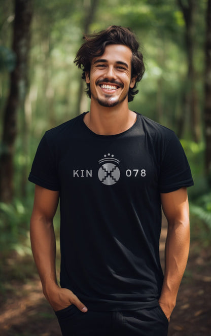 Camiseta Preta Kin 078 - Espelho Cósmico Branco