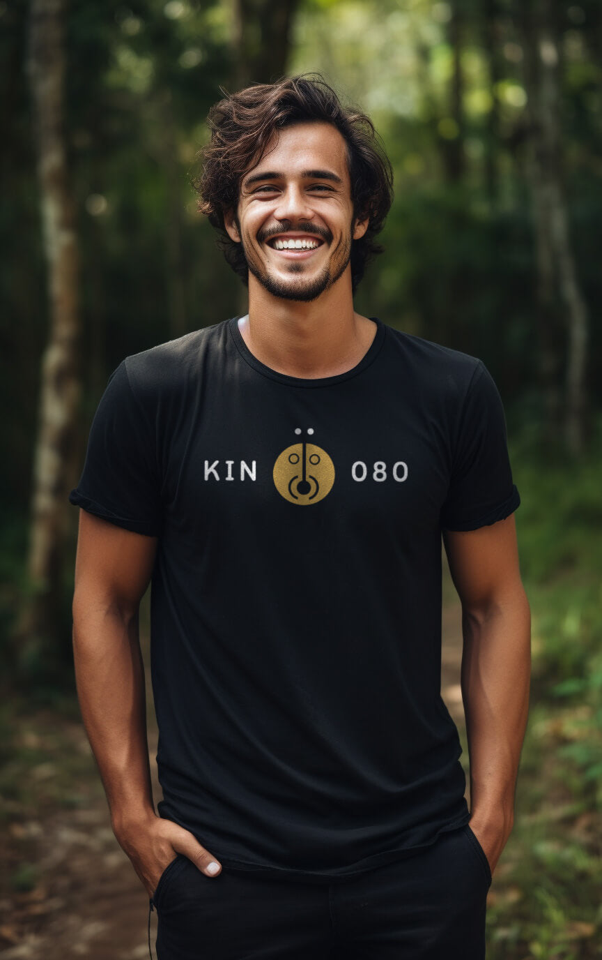 Camiseta Preta Kin 080 - Sol Lunar Amarelo