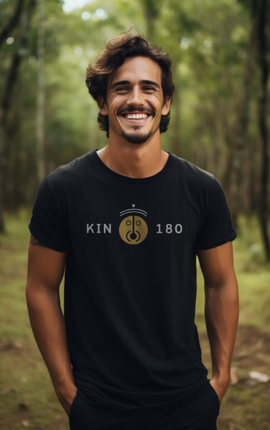 Camiseta Preta Kin 180 - Sol Espectral Amarelo