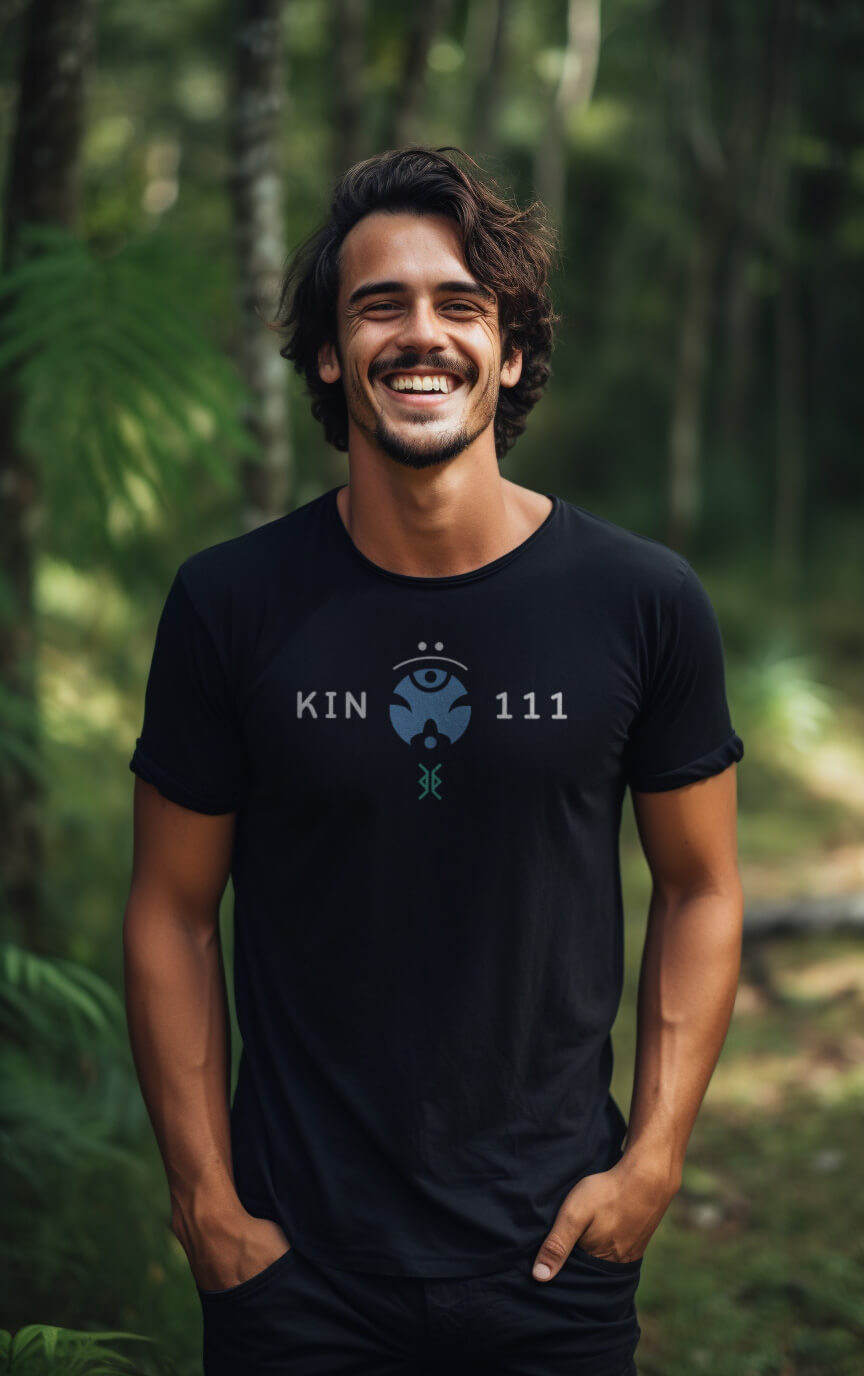 Camiseta Preta Kin 111 - Macaco Ressonante Azul